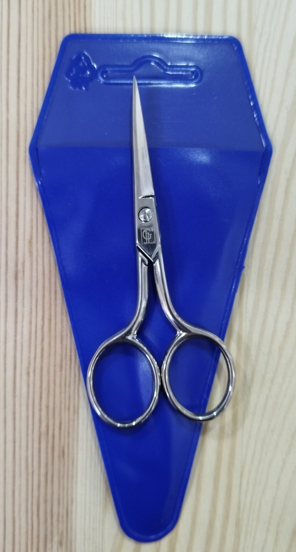 Tesoura de bordar ponta curva nº4