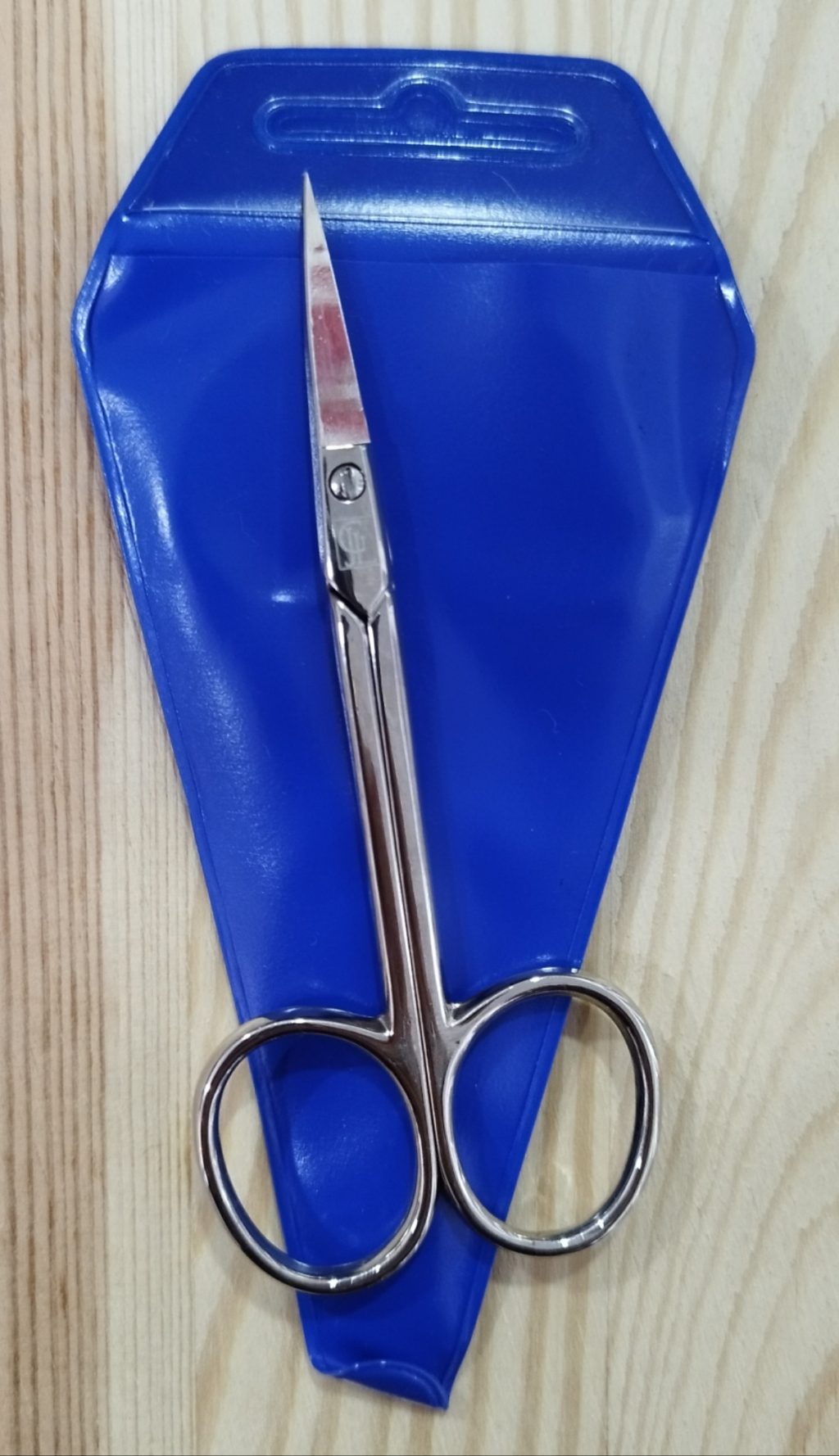 Tesoura de bordar bico direito nº4