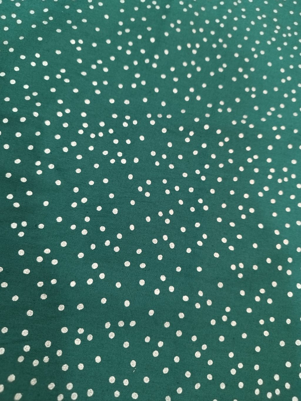 Tecido Verde com bolinhas douradas